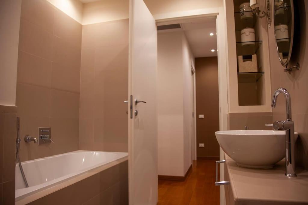 Roma, Gemelli Casa Eleganza, Resort Modernista المظهر الخارجي الصورة